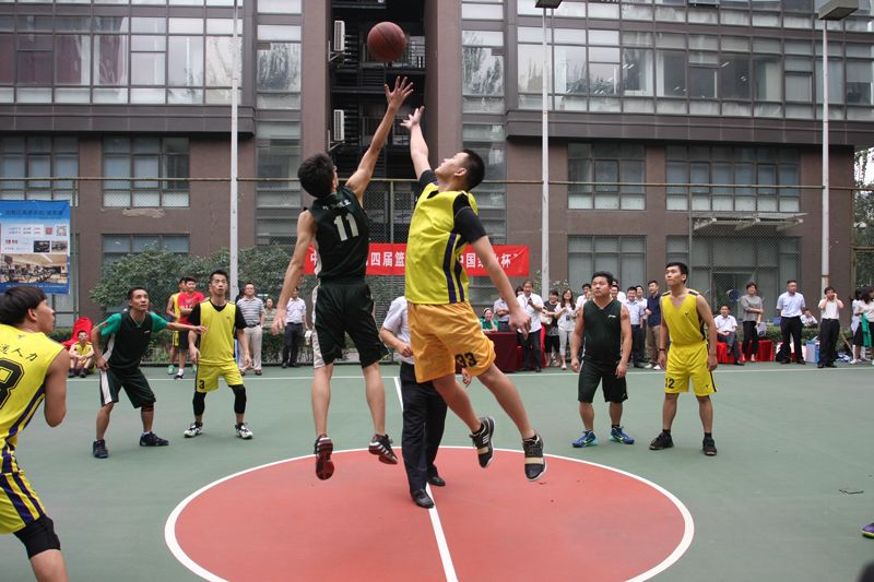 篮球赛精彩瞬间